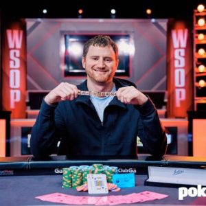 wsop 2022 peters overcomes kornuth in high roller for fourth bracelet phil ivey survives in 25k heads up championship